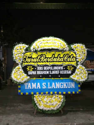 Papan Bunga Duka di Junti